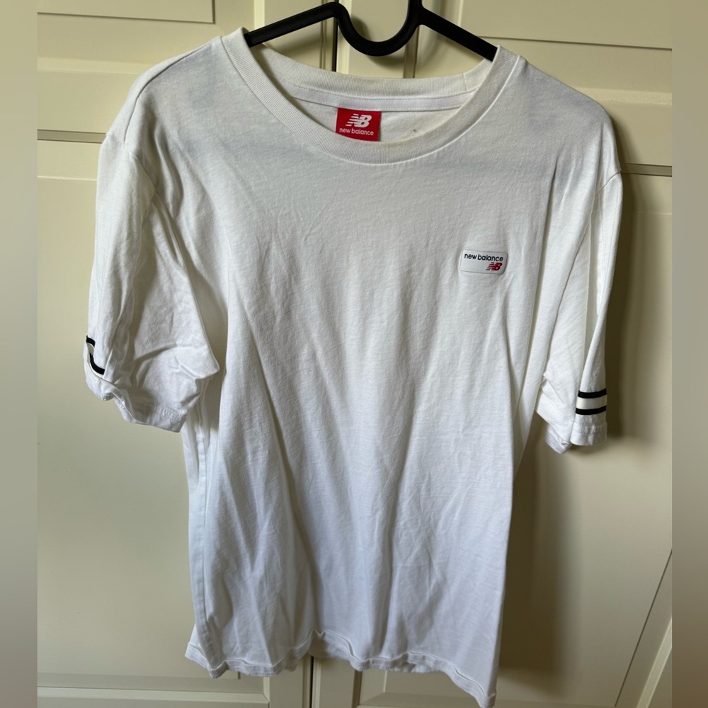 New balance men’s white tee